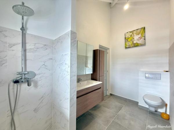 A VENDRE – SAINT-FRANÇOIS – VILLA CONTEMPORAINE 2024 AVEC PISCINE & T2 INDÉPENDANT