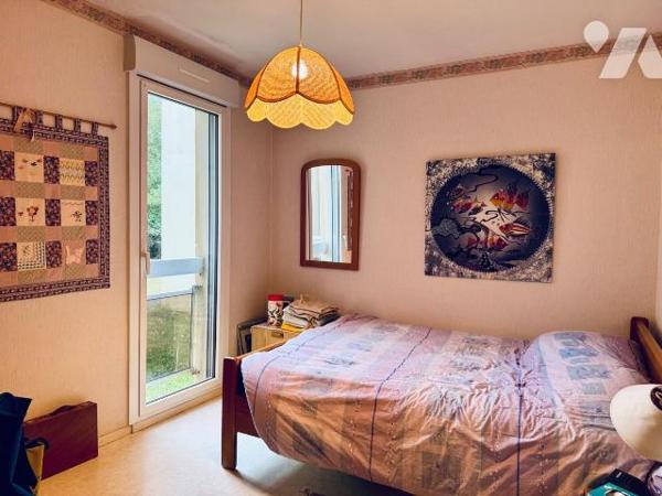 Brest, LE PETIT KERZU. Appartement de type 5/6 très bien situé au fond d'une copropriété calme....