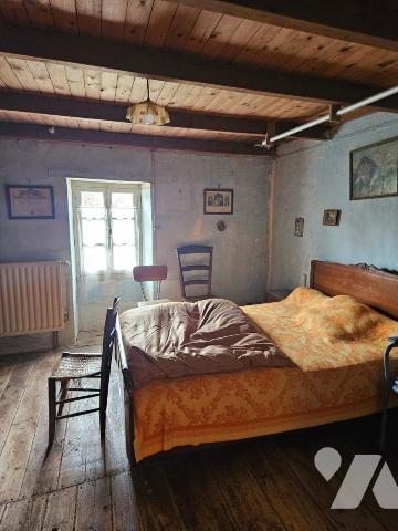 FRESSINES MAISON DE BOURG AVEC TERRAIN ET DEPENDANCES