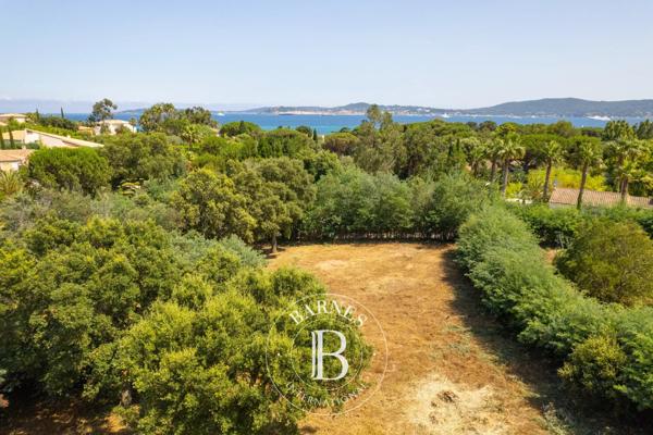 Grimaud, Terrain constructible  3 000 m² à vendre
