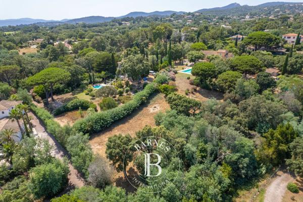 Grimaud, Terrain constructible  3 000 m² à vendre