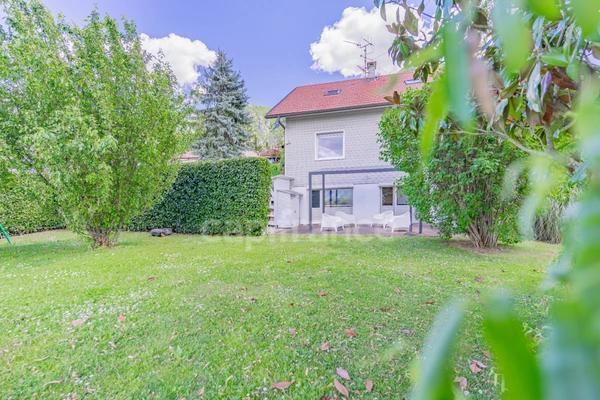 À 5 minutes de la Suisse – Villa de charme avec studio indépendant et vue exceptionnelle