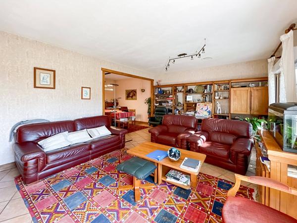 CHEF BOUTONNE : maison 7 pièces (165 m²)