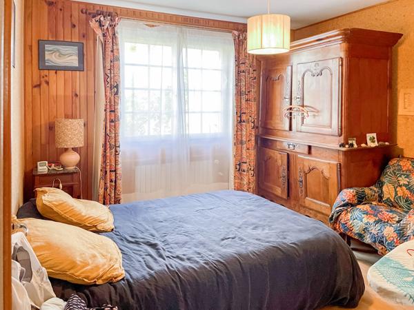 CHEF BOUTONNE : maison 7 pièces (165 m²)