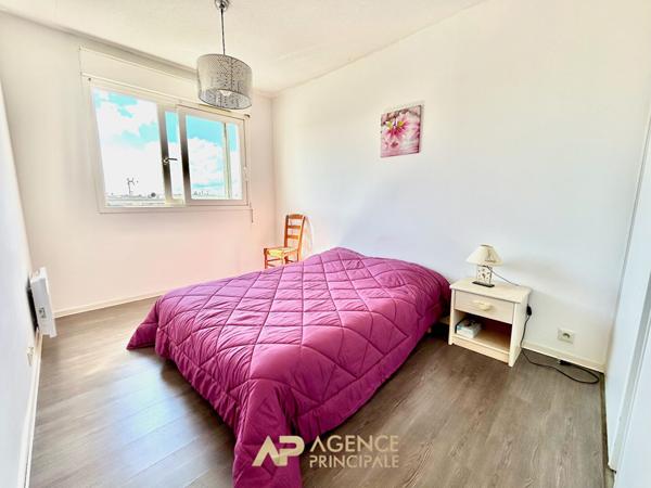 Appartement T2 - Dernier étage avec terrasse - La Rochelle Ville en Bois €315 000 ** - Référence MR729