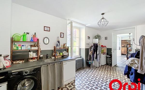 Maison à vendre    8 pièces • 563,90 m2 Les Aix-d'Angillon