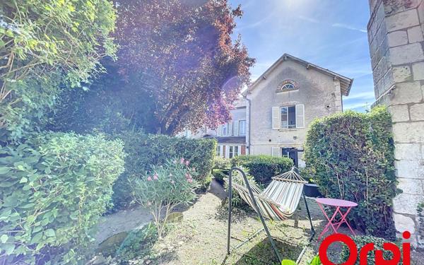 Maison à vendre    8 pièces • 563,90 m2 Les Aix-d'Angillon