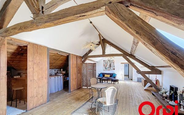 Maison à vendre    8 pièces • 563,90 m2 Les Aix-d'Angillon