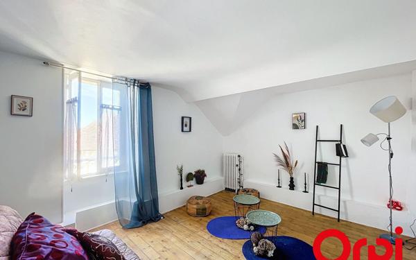 Maison à vendre    8 pièces • 563,90 m2 Les Aix-d'Angillon