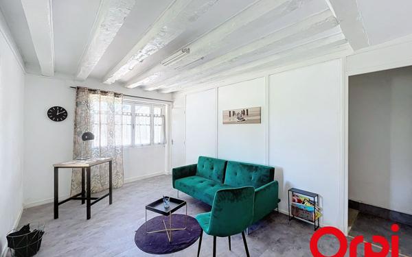 Maison à vendre    8 pièces • 563,90 m2 Les Aix-d'Angillon