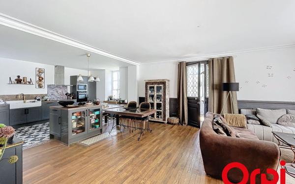Maison à vendre    8 pièces • 563,90 m2 Les Aix-d'Angillon