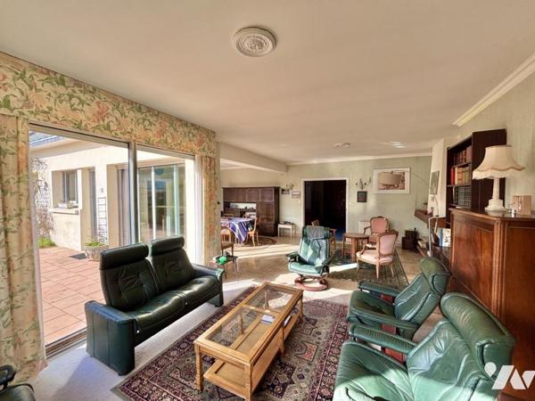 MAISON PROCHE LOMENER