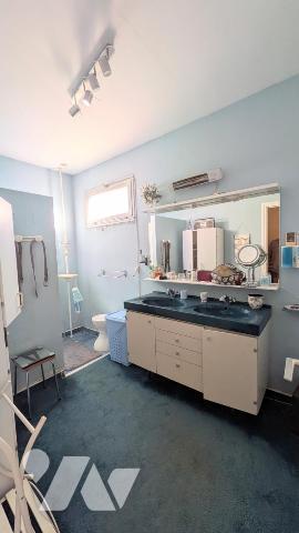 MAISON PROCHE LOMENER