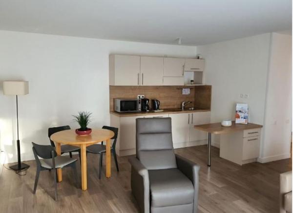 INVESTISSEMENT LOCATIF – MONTLUÇON – Résidence Séniors Domitys Les Rives du Cher - 5,14 de rentabilité