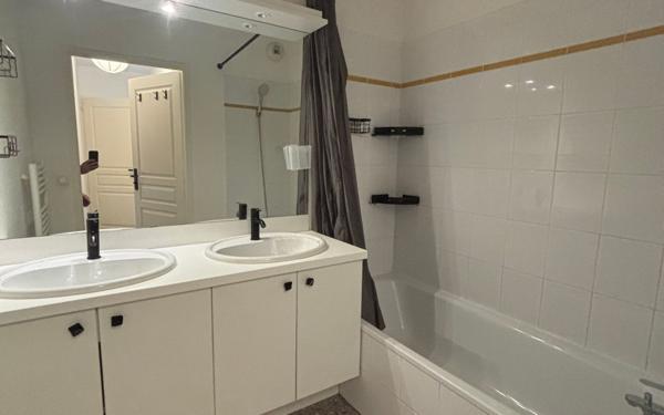 Appartement à louer    3 pièces • 55 m2 Annemasse