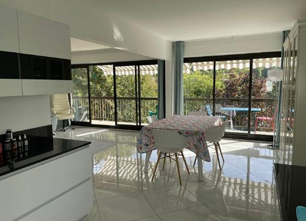 Appartement à vendre    4 pièces • 106,57 m2 La Varenne - Saint-Maur-des-Fossés