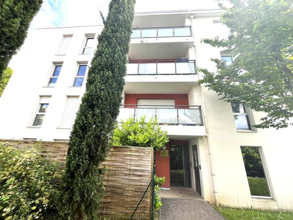 MEYZIEU CENTRE T4 85M², TERRASSE, GARAGE DOUBLE