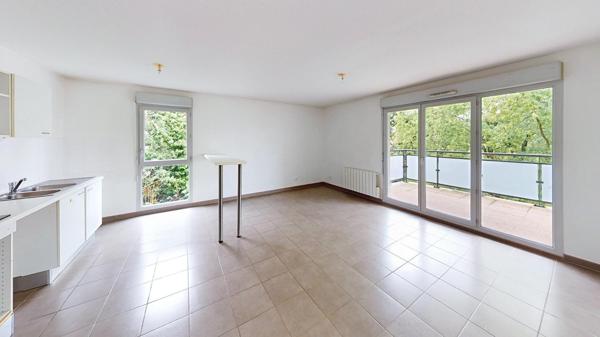 MEYZIEU CENTRE T4 85M², TERRASSE, GARAGE DOUBLE