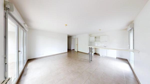 MEYZIEU CENTRE T4 85M², TERRASSE, GARAGE DOUBLE