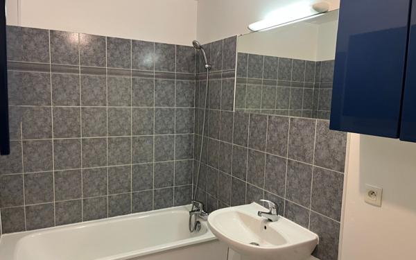 Appartement à louer    1 pièce •  Massy