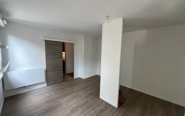 Appartement à louer    1 pièce •  Massy