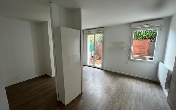 Appartement à louer    1 pièce •  Massy