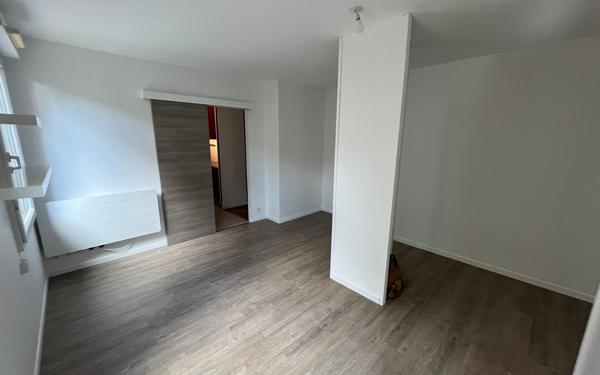 Appartement à louer    1 pièce •  Massy