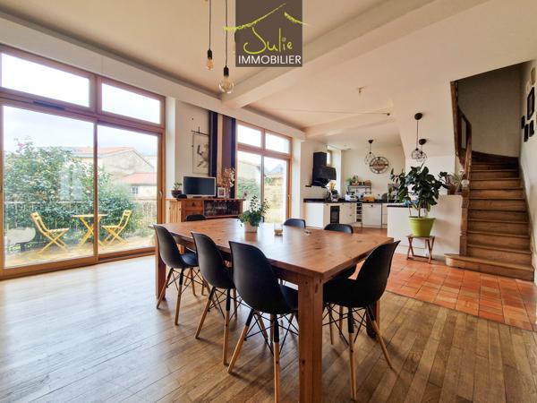 MAISON HYPER CENTRE VILLE BRESSUIRE 250m² habitable avec jardin et garage