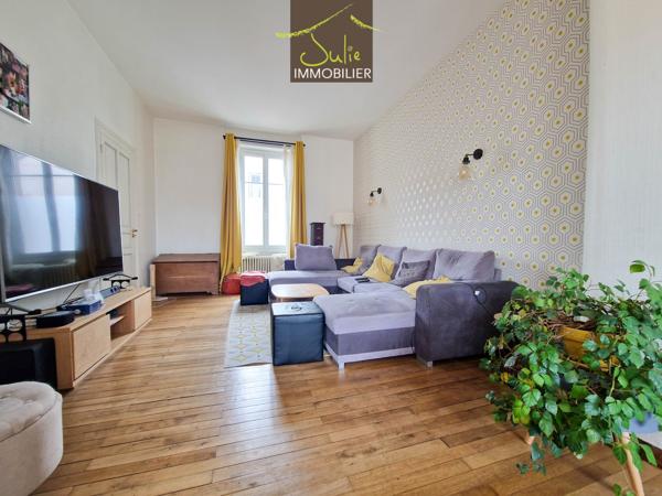 MAISON HYPER CENTRE VILLE BRESSUIRE 250m² habitable avec jardin et garage