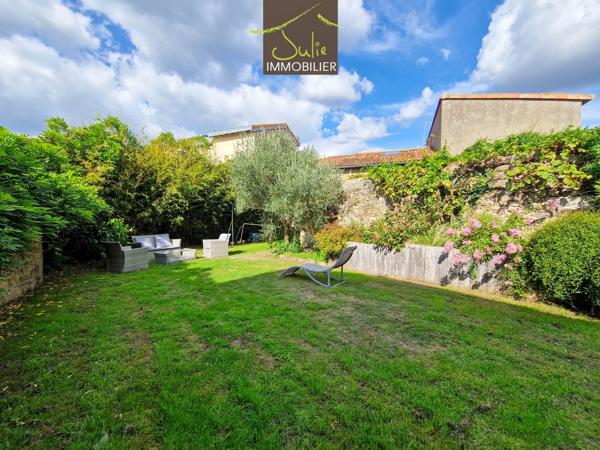 MAISON HYPER CENTRE VILLE BRESSUIRE 250m² habitable avec jardin et garage