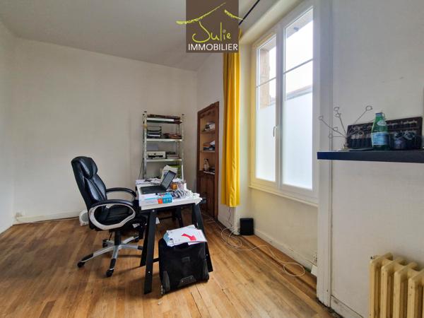 MAISON HYPER CENTRE VILLE BRESSUIRE 250m² habitable avec jardin et garage