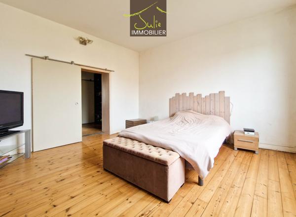 MAISON HYPER CENTRE VILLE BRESSUIRE 250m² habitable avec jardin et garage