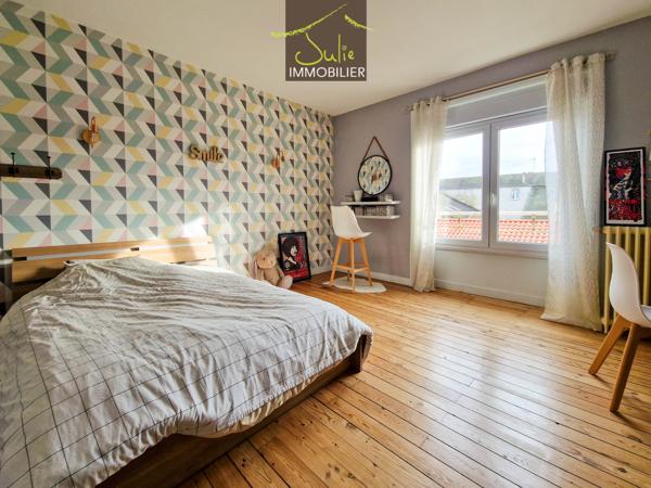 MAISON HYPER CENTRE VILLE BRESSUIRE 250m² habitable avec jardin et garage