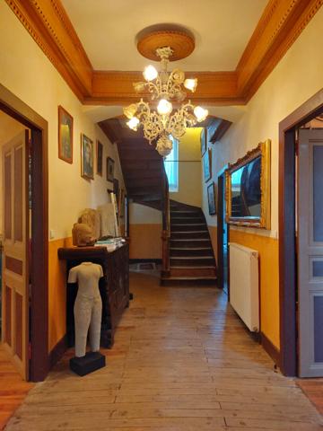 Superbe maison de village rénovée 316m², très beaux volumes, prestations exceptionnelles.