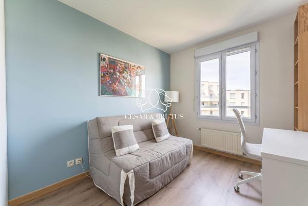 BEAU T3 AVEC TERRASSE | ETAGE ELEVE