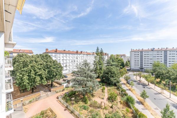 BEAU T3 AVEC TERRASSE | ETAGE ELEVE
