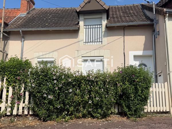 Maison rénovée  avec terrain sans vis-à-vis dans le centre de DANGE SAINT ROMAIN Ideal investisseur