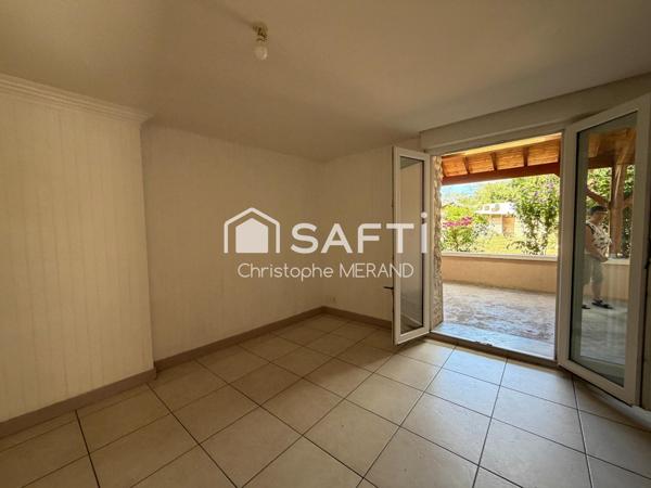 Maison rénovée  avec terrain sans vis-à-vis dans le centre de DANGE SAINT ROMAIN Ideal investisseur