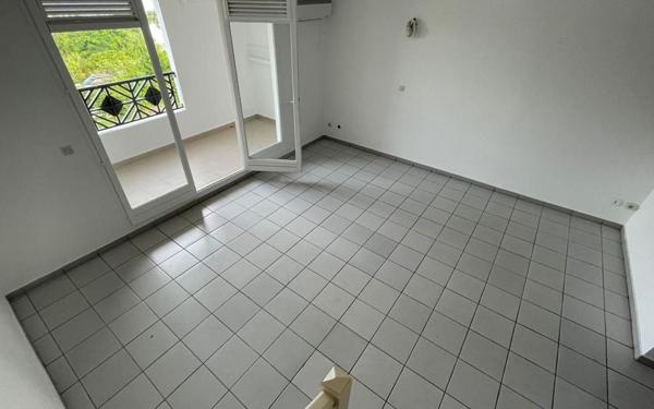 Appartement à vendre    1 pièce •  Le Gosier
