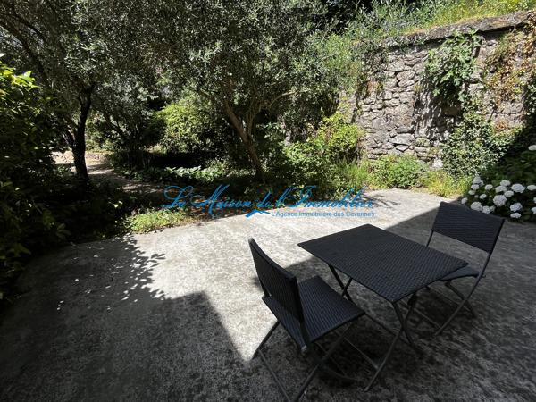 Sur hauteur du col des Brousses, maison en pierres de caractère avec studio indépendant, garage sur 707m2 de
