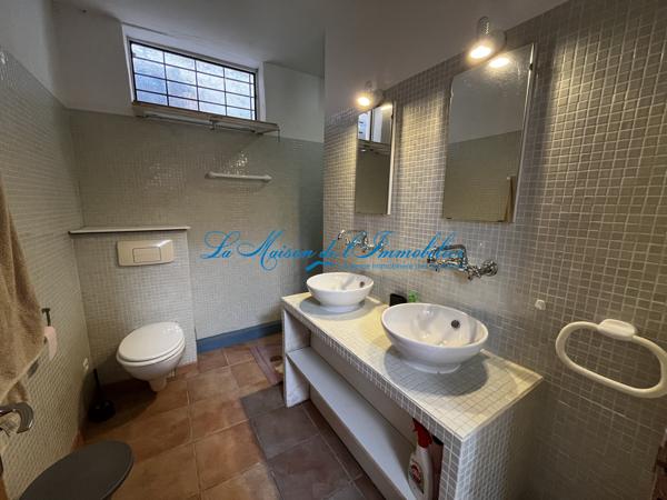 Sur hauteur du col des Brousses, maison en pierres de caractère avec studio indépendant, garage sur 707m2 de