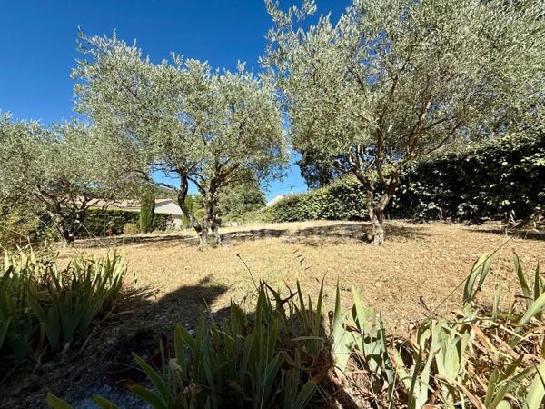 Terrain à bâtir à vendre 740 m2 CADENET (84)