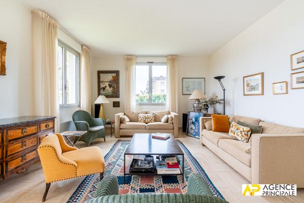 Maison Le Mesnil Le Roi 7 pièce(s) 1 190 000 € **  - Référence  4664