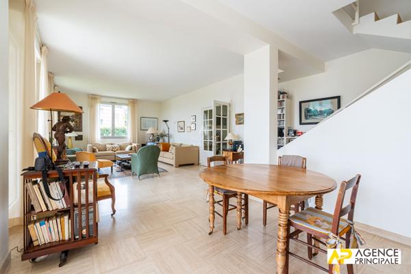 Maison Le Mesnil Le Roi 7 pièce(s) 1 190 000 € **  - Référence  4664