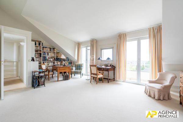 Maison Le Mesnil Le Roi 7 pièce(s) 1 190 000 € **  - Référence  4664
