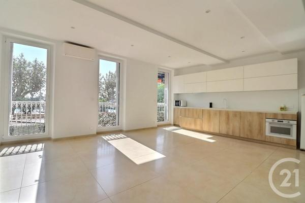 Appartement F4 à vendre  4 pièces - 95 m2 ST RAPHAEL - 83