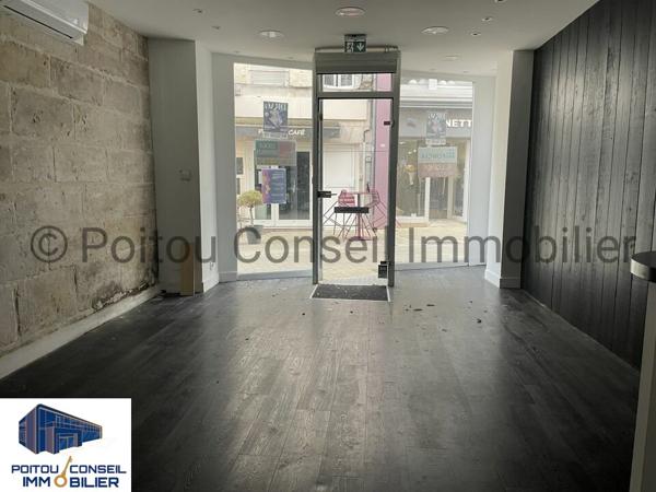 LOCATION CENTRE NIORT 35 m2 EN RDC PLUS LES ETAGES