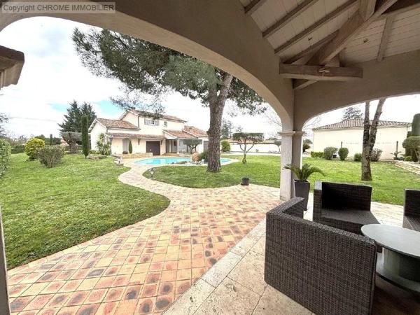 Vente                                                      Maison
                        
                     6 pièces                      174 m2                     à Sainte-Bazeille