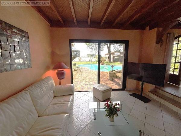 Vente                                                      Maison
                        
                     6 pièces                      174 m2                     à Sainte-Bazeille