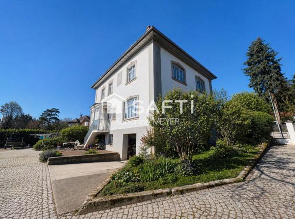 Maison de maître 238 m², terrain 1891 m²